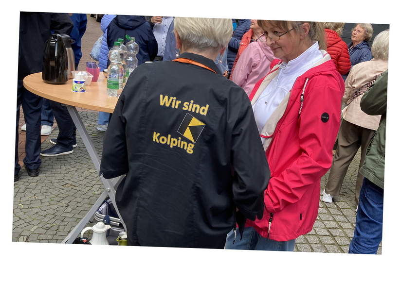 Mitglieder der Kolpingsfamilie Recke im Gespräch